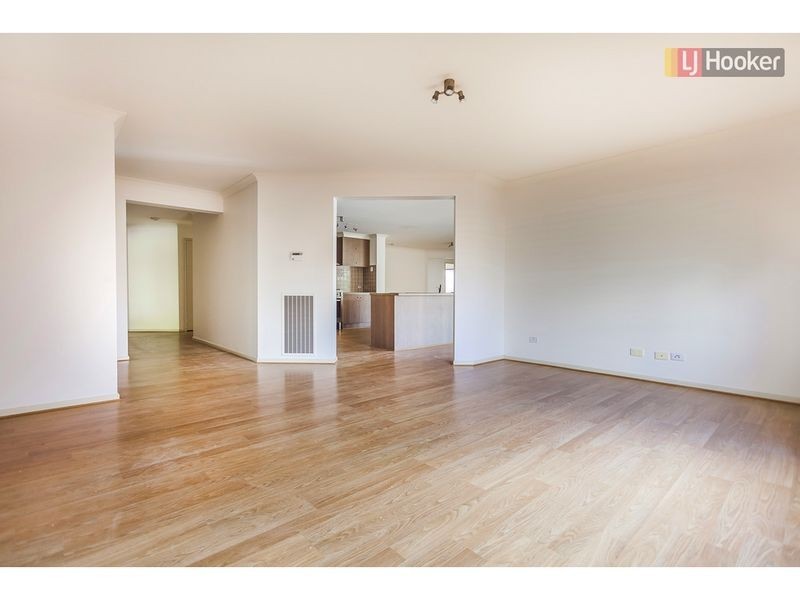 31 Hamilton Hume Parade, Craigieburn VIC 3064