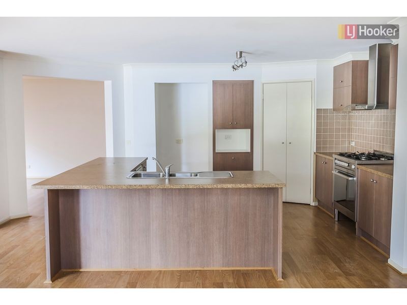 31 Hamilton Hume Parade, Craigieburn VIC 3064