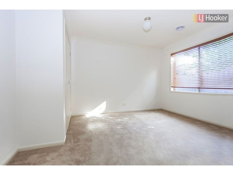 31 Hamilton Hume Parade, Craigieburn VIC 3064