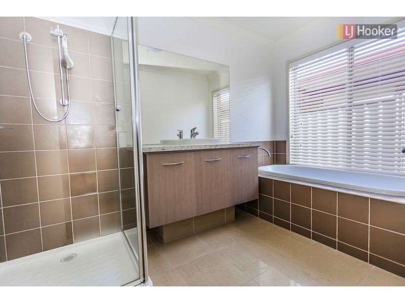 31 Hamilton Hume Parade, Craigieburn VIC 3064