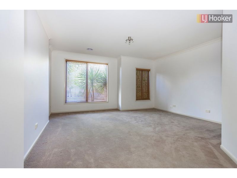 31 Hamilton Hume Parade, Craigieburn VIC 3064