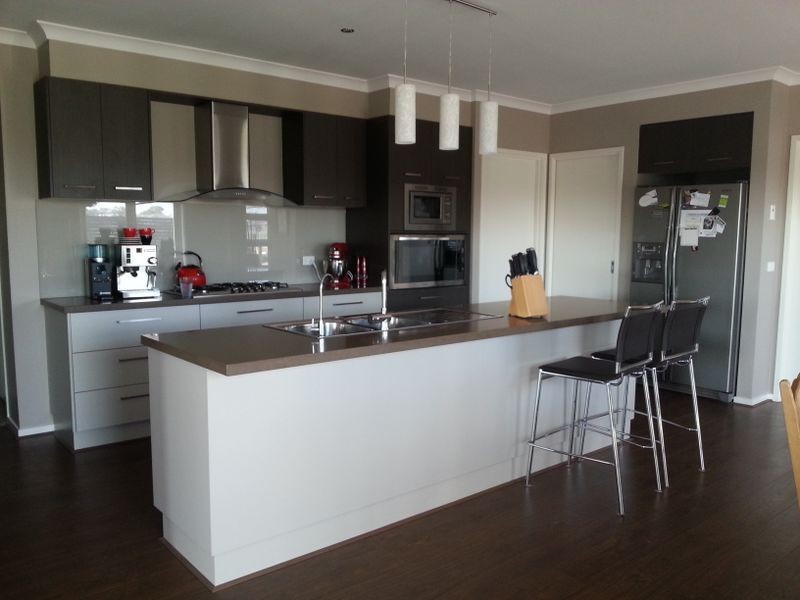 16 Gallantry Avenue, Craigieburn VIC 3064