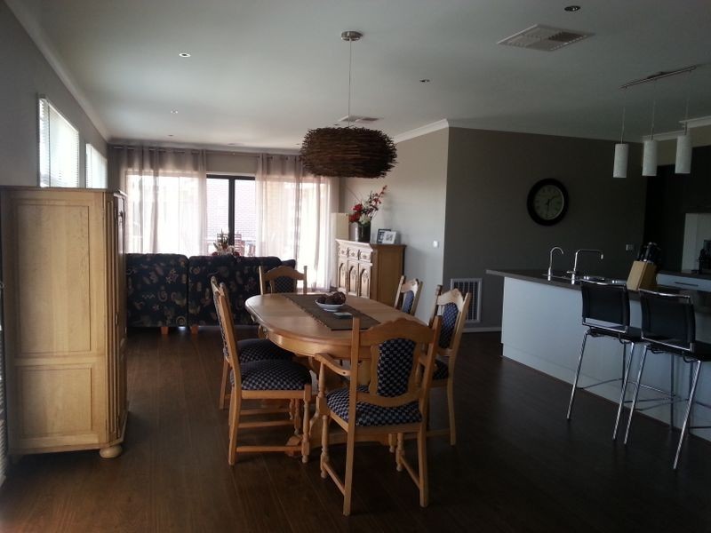 16 Gallantry Avenue, Craigieburn VIC 3064