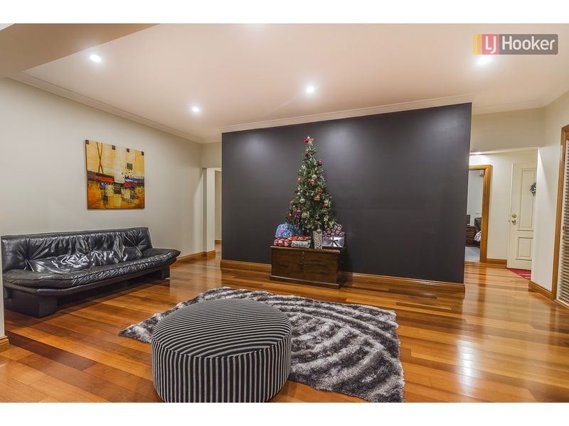 18 Peasholm Corner, Craigieburn VIC 3064