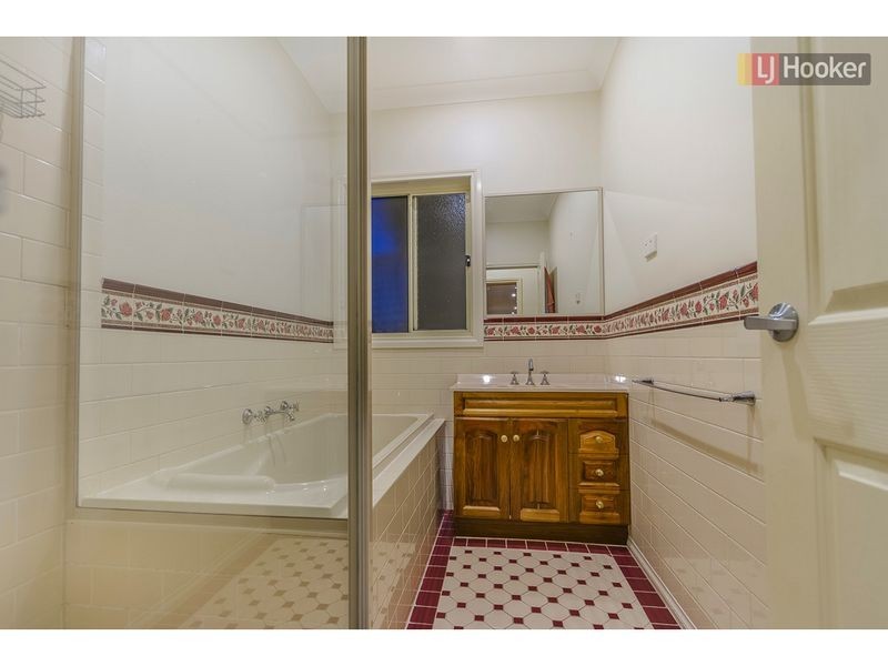 18 Peasholm Corner, Craigieburn VIC 3064