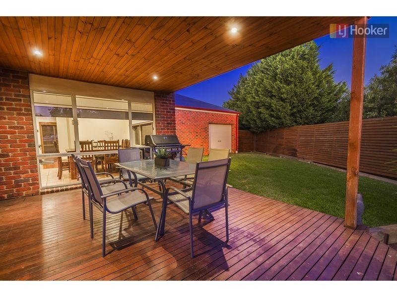18 Peasholm Corner, Craigieburn VIC 3064