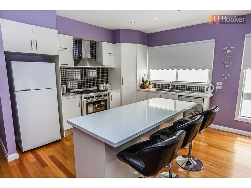 8 Hennessy Street, Craigieburn VIC 3064