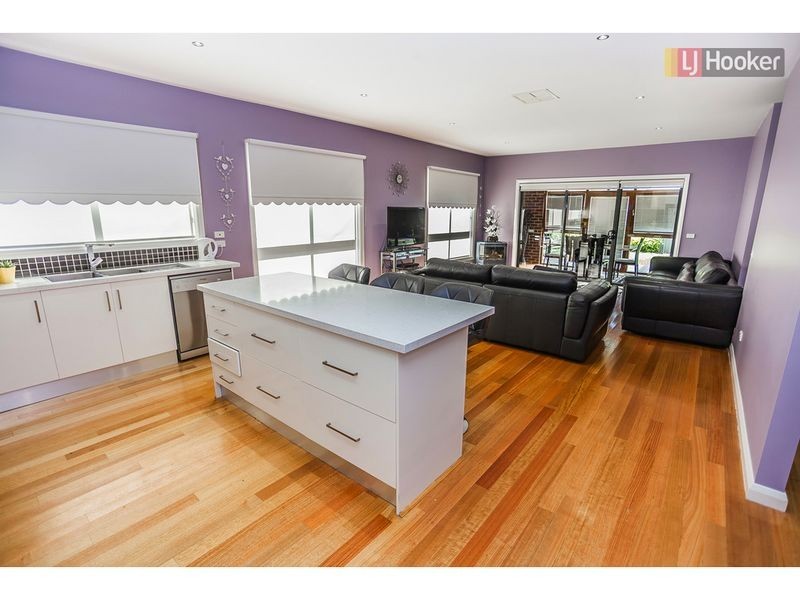 8 Hennessy Street, Craigieburn VIC 3064