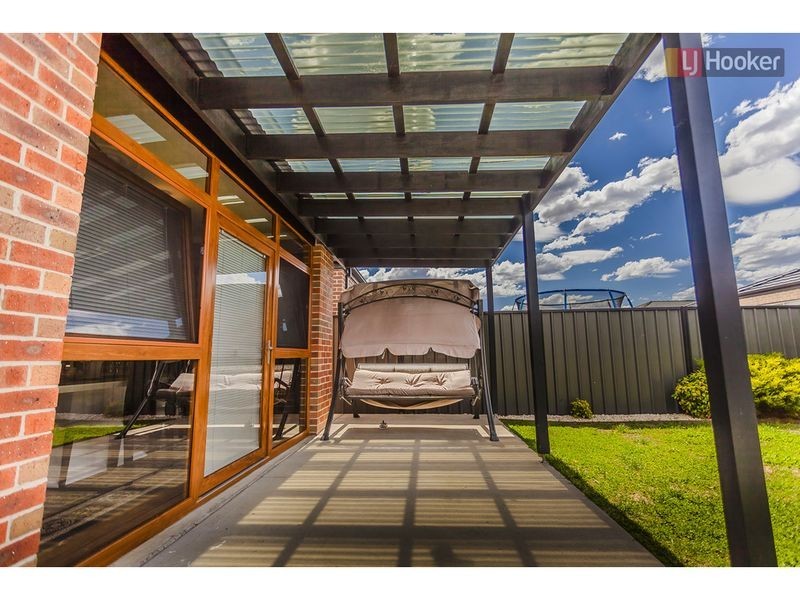 8 Hennessy Street, Craigieburn VIC 3064