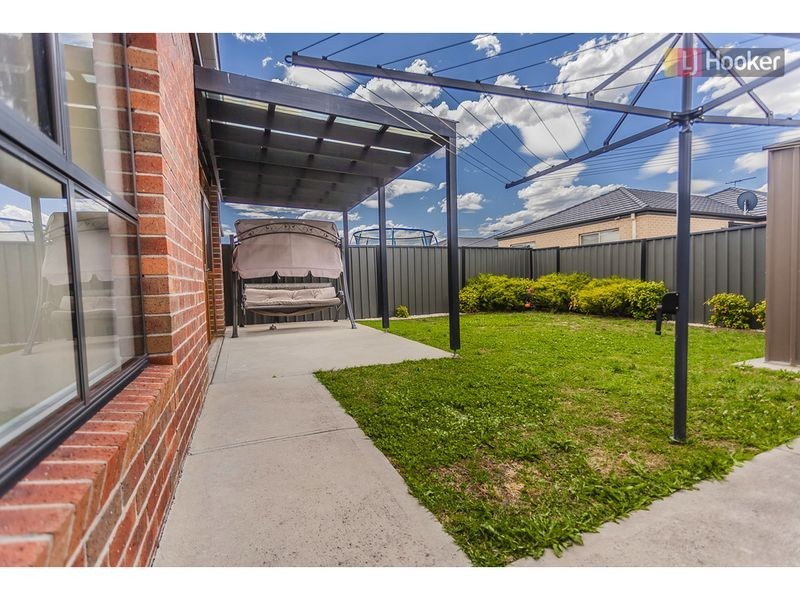 8 Hennessy Street, Craigieburn VIC 3064