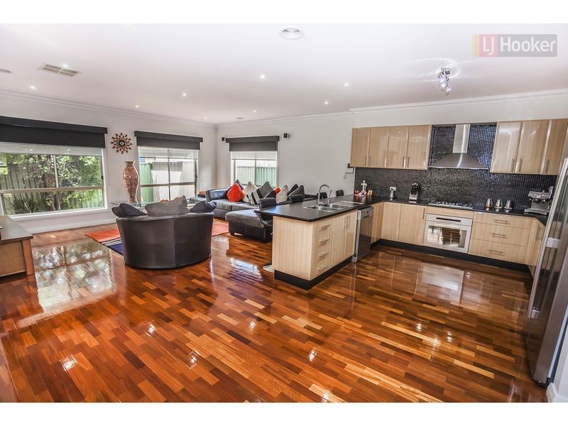 5 Hawthorn Lane, Craigieburn VIC 3064