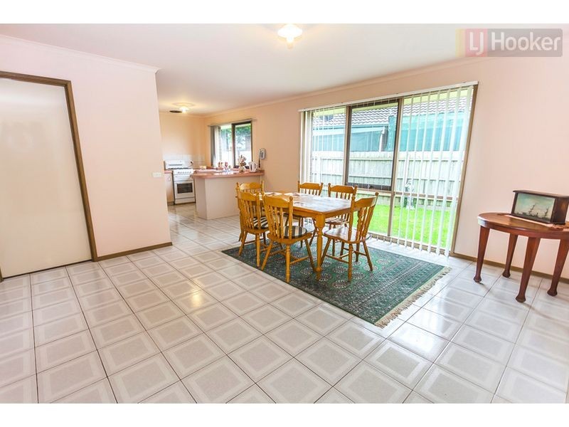 8 Cowes St, Craigieburn VIC 3064