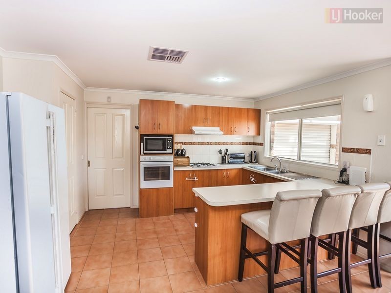 15 Mulberry Pass, Craigieburn VIC 3064