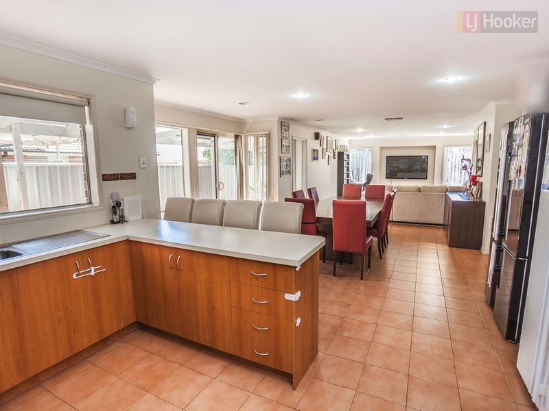15 Mulberry Pass, Craigieburn VIC 3064