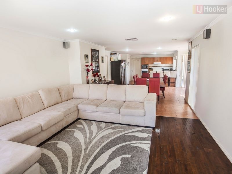 15 Mulberry Pass, Craigieburn VIC 3064