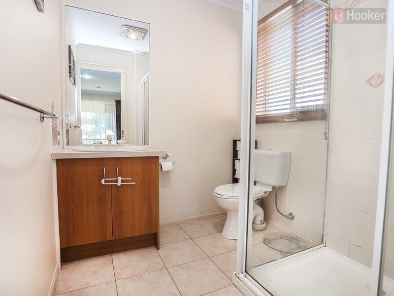 15 Mulberry Pass, Craigieburn VIC 3064