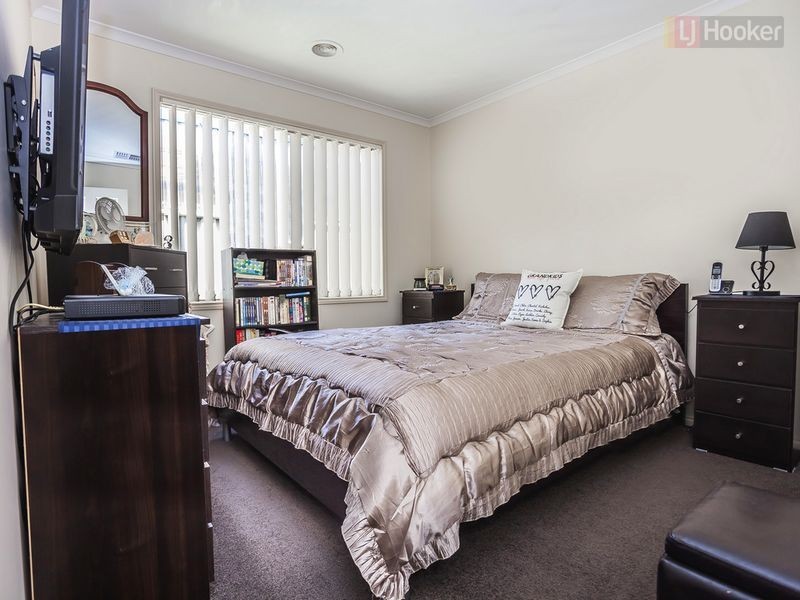 15 Mulberry Pass, Craigieburn VIC 3064