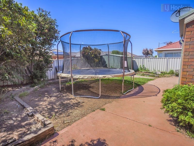 15 Mulberry Pass, Craigieburn VIC 3064