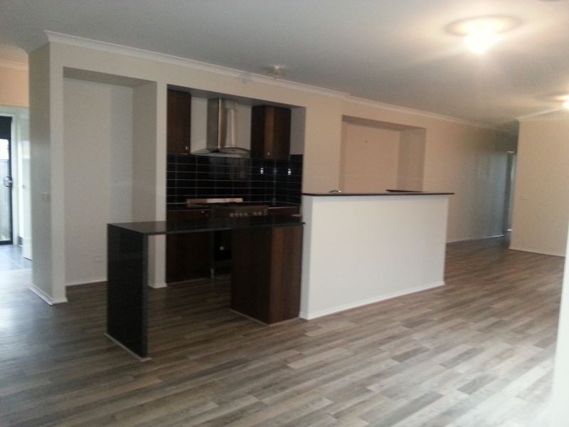 29 Daymar Cct, Craigieburn VIC 3064