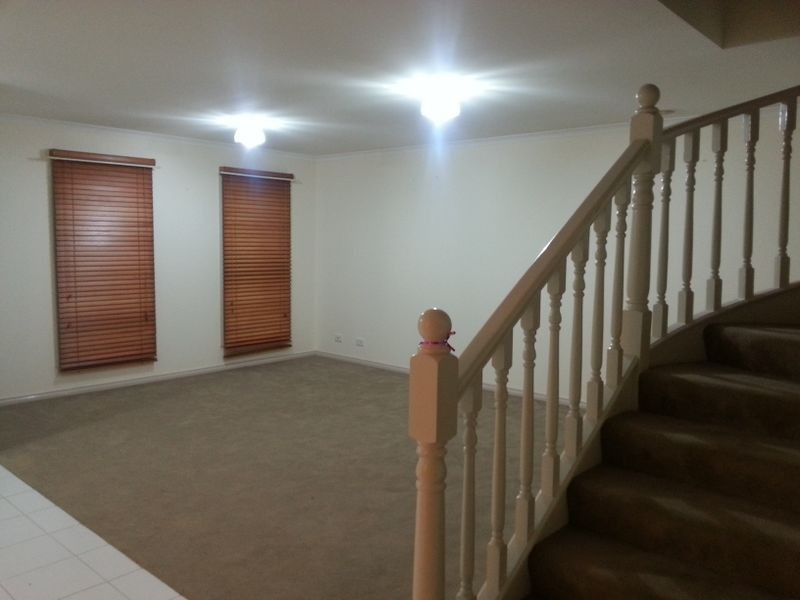 24 Waterbury Turn, Craigieburn VIC 3064
