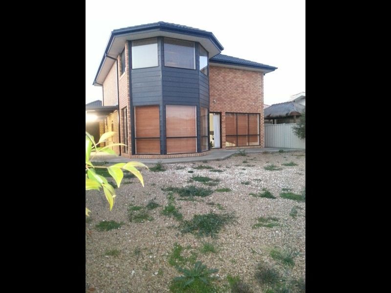 24 Waterbury Turn, Craigieburn VIC 3064