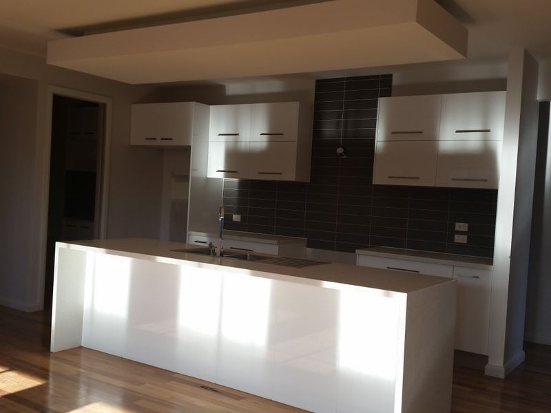 45 Evergreen Cres, Craigieburn VIC 3064