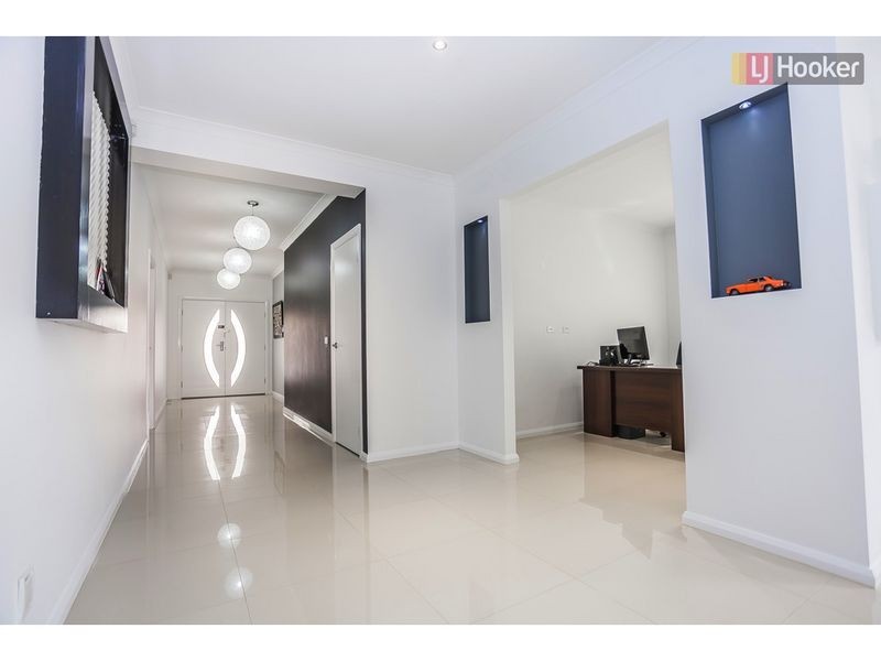 4 Silvergum Way, Craigieburn VIC 3064