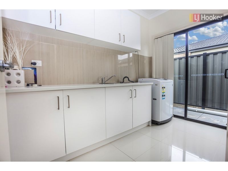 4 Silvergum Way, Craigieburn VIC 3064