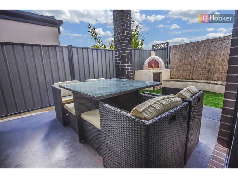 4 Silvergum Way, Craigieburn VIC 3064