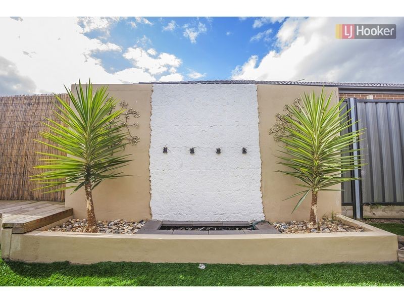 4 Silvergum Way, Craigieburn VIC 3064