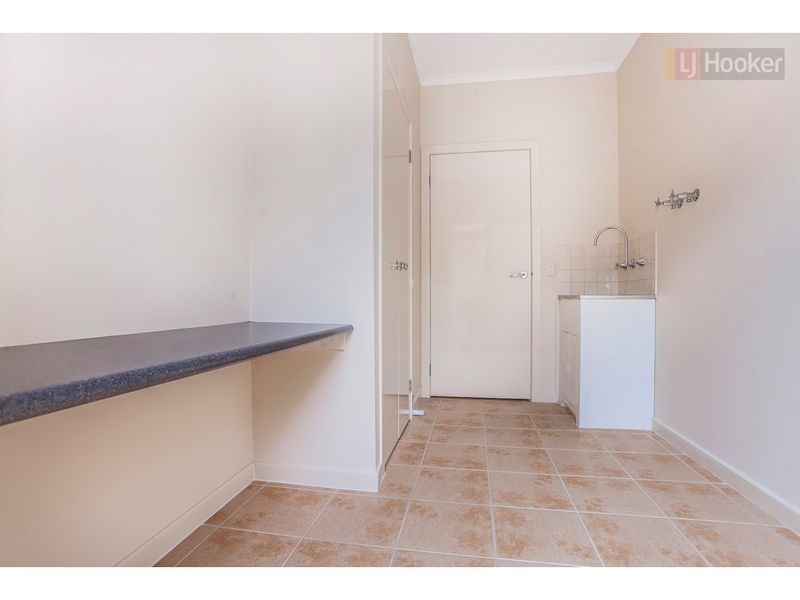 4 Pinehurst Rise, Craigieburn VIC 3064