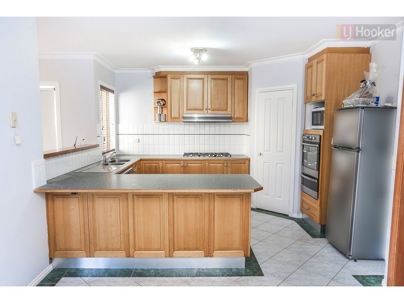 9 Moody Court, Roxburgh Park VIC 3064