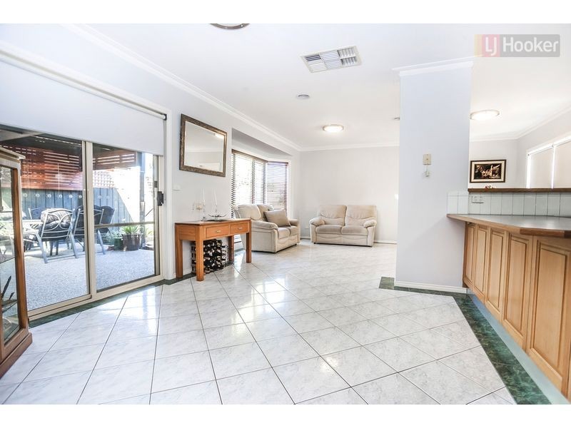 9 Moody Court, Roxburgh Park VIC 3064