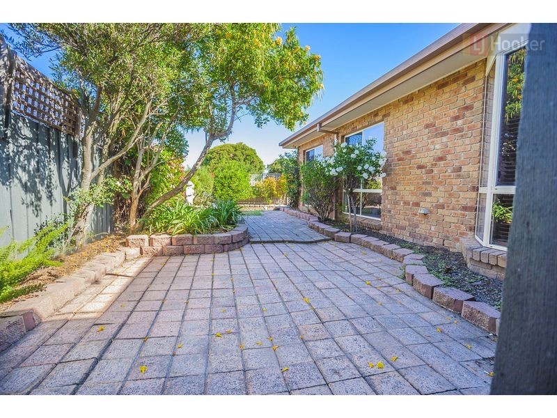 9 Moody Court, Roxburgh Park VIC 3064