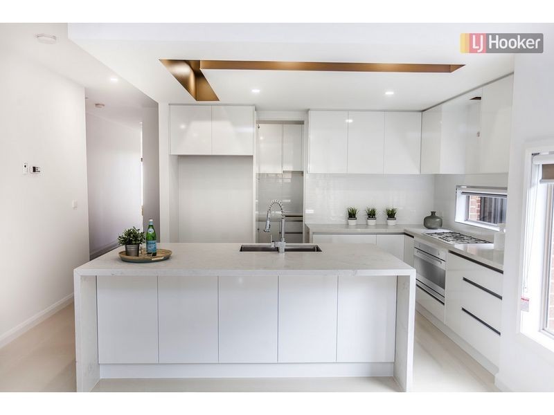 23 Emblem Way, Craigieburn VIC 3064