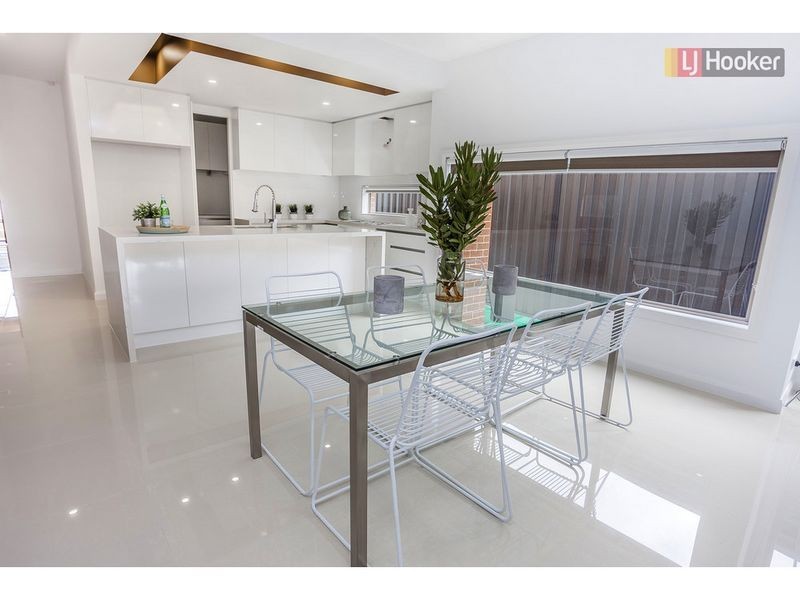 23 Emblem Way, Craigieburn VIC 3064