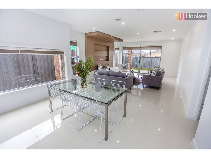 23 Emblem Way, Craigieburn VIC 3064