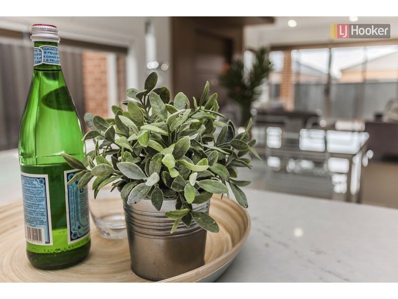 23 Emblem Way, Craigieburn VIC 3064