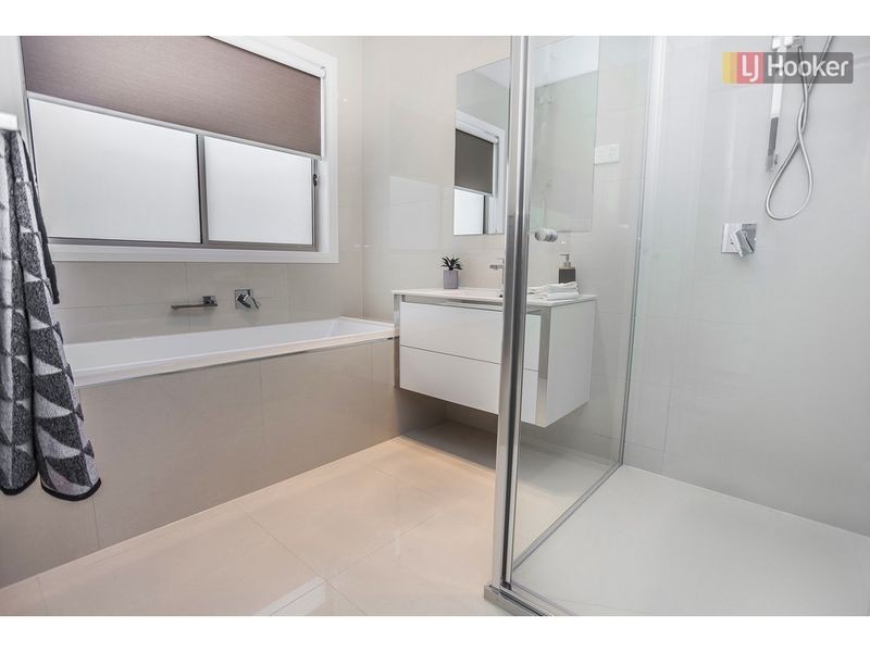 23 Emblem Way, Craigieburn VIC 3064