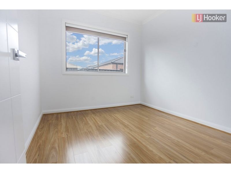 23 Emblem Way, Craigieburn VIC 3064