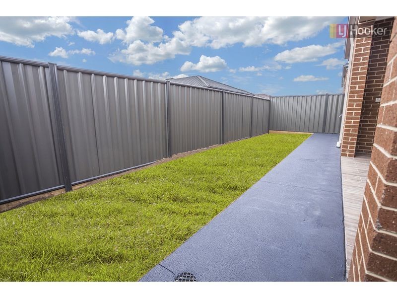 23 Emblem Way, Craigieburn VIC 3064