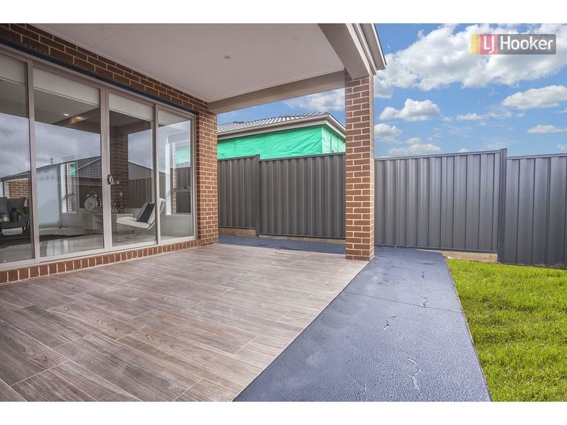23 Emblem Way, Craigieburn VIC 3064