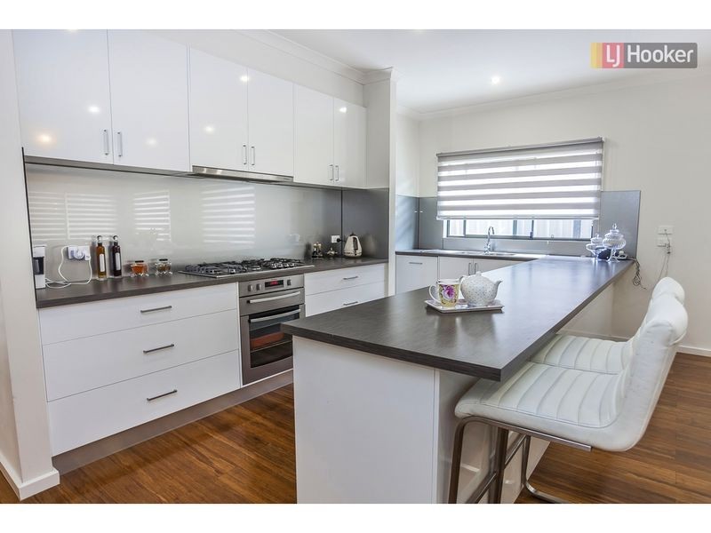 14 Bridgehaven Drive, Craigieburn VIC 3064