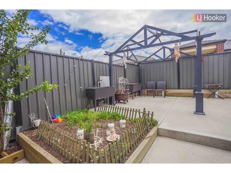 14 Bridgehaven Drive, Craigieburn VIC 3064