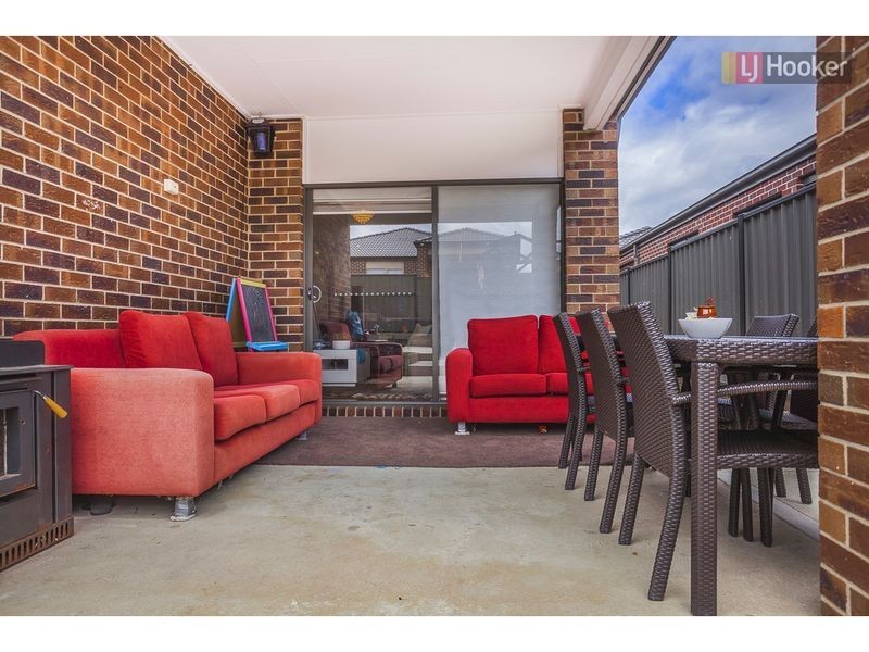 14 Bridgehaven Drive, Craigieburn VIC 3064