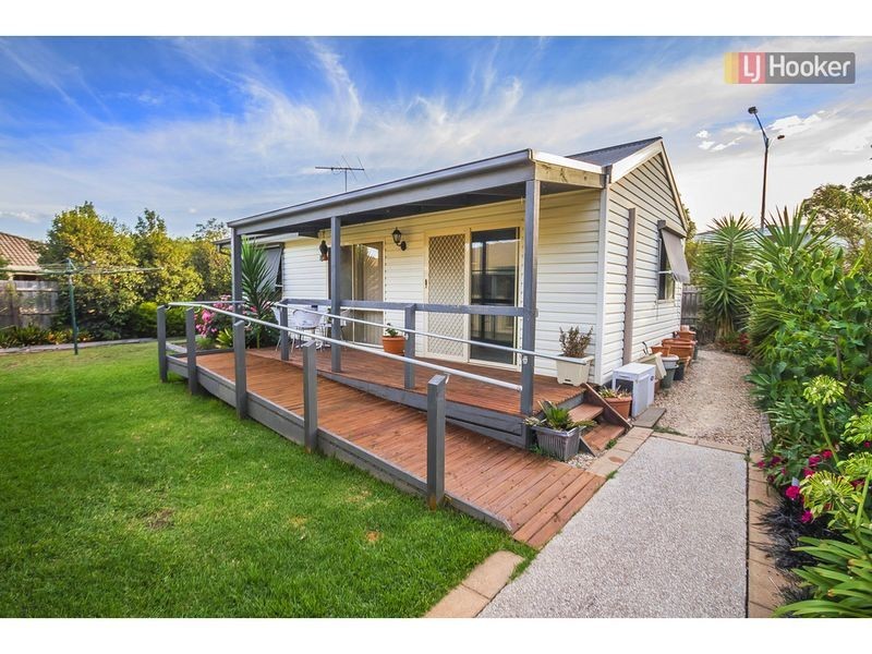 21 Lachlan Cresent, Roxburgh Park VIC 3064