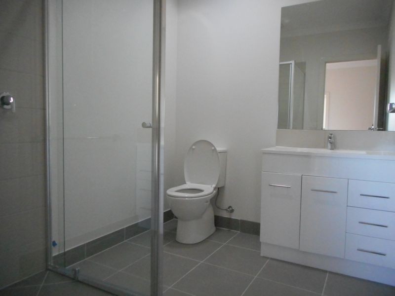 14 Windrock Avenue, Craigieburn VIC 3064