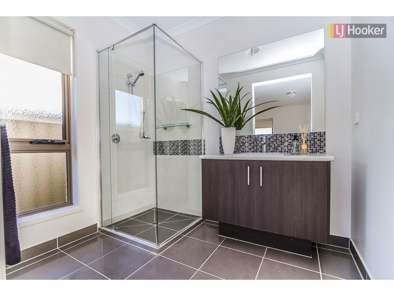 30 Jonesfield Street, Craigieburn VIC 3064