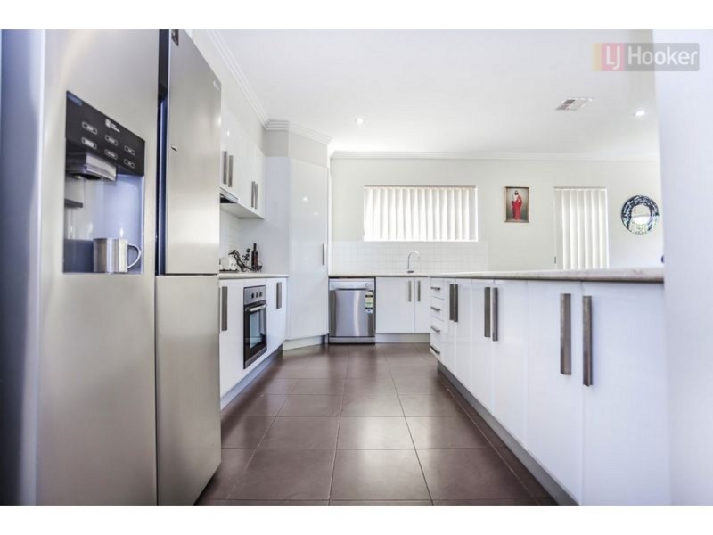 Unit 8/5 Korab Place, Roxburgh Park VIC 3064