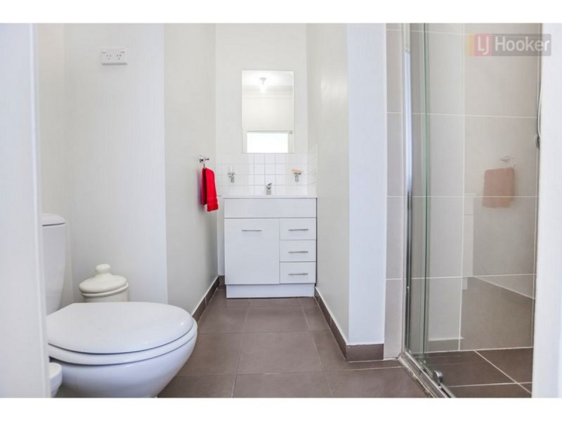 Unit 8/5 Korab Place, Roxburgh Park VIC 3064